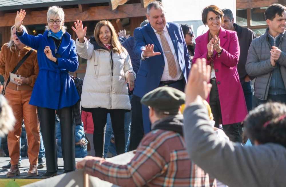 Carreras encabezó la fiesta aniversario de Bariloche