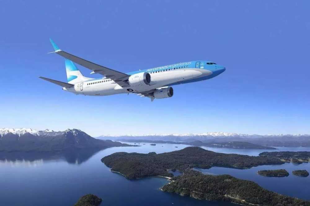 Más conectividad: Aerolíneas confirmó que el vuelo Bariloche – Montevideo también operará en invierno