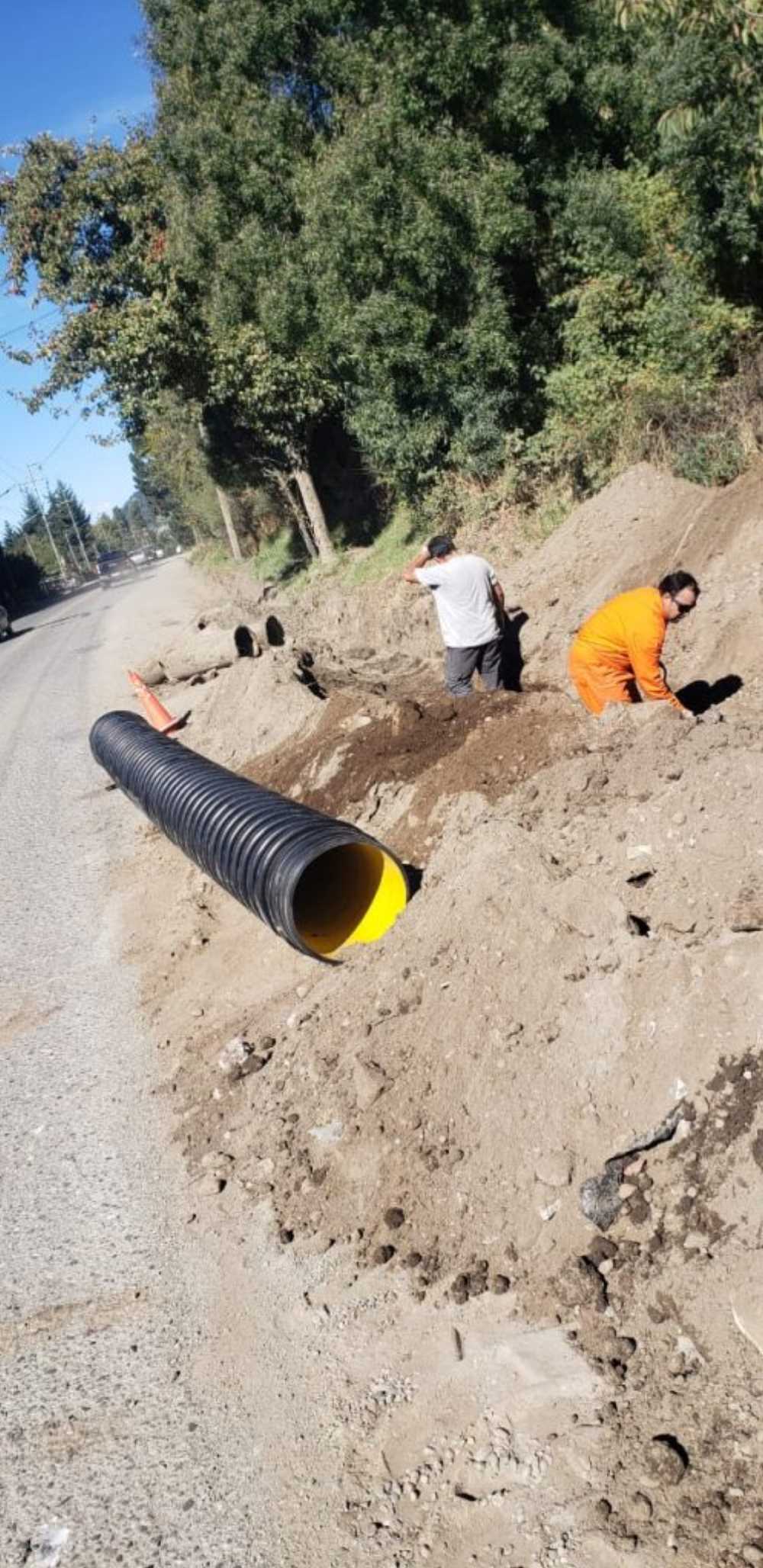 Reemplazan pluviales en el km 5 de Avenida Pioneros