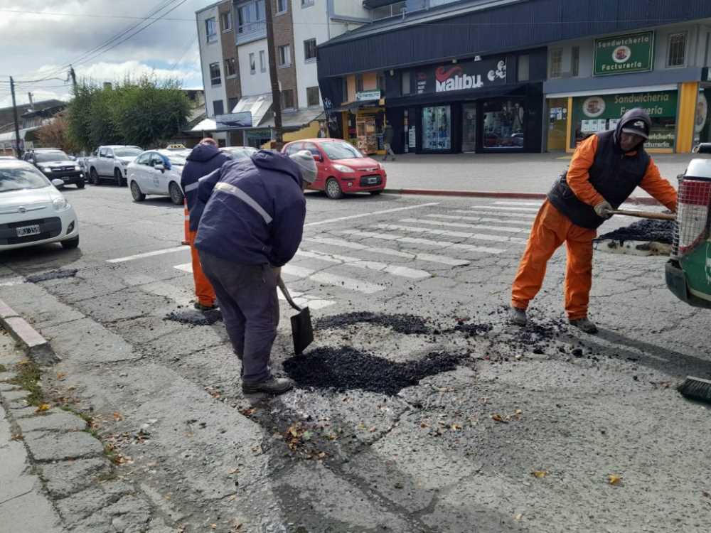 Se amplía el radio de los trabajos de bacheo en la ciudad