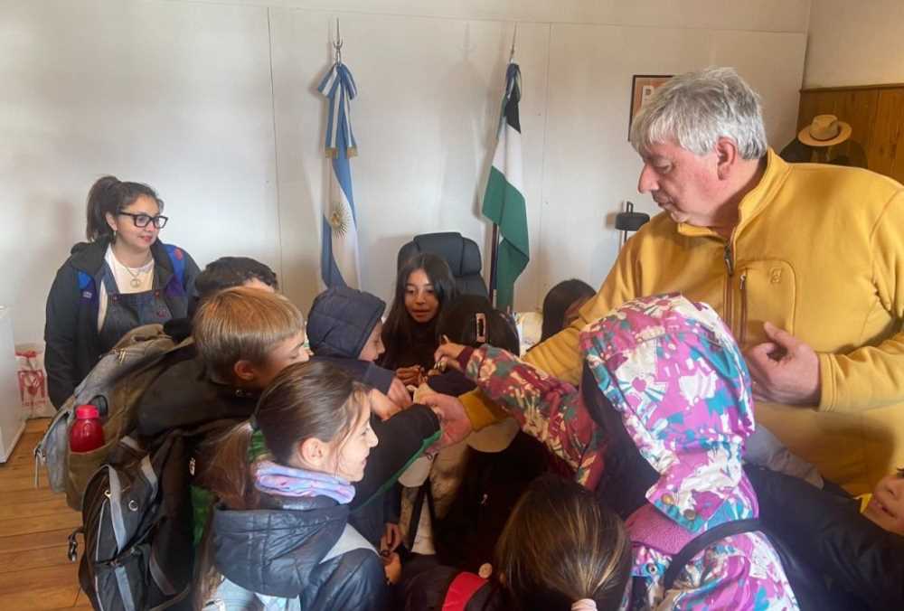 Alumnos del Instituto Patagónico visitaron el Paseo del Reloj