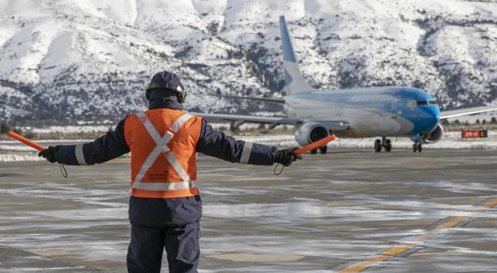 Provincia trabaja para recuperar la conexión aérea entre Viedma y Bariloche