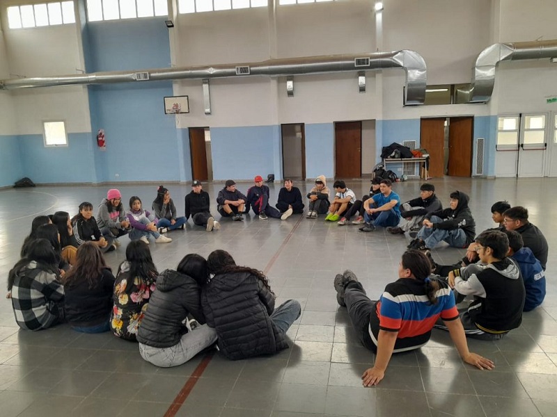 Jóvenes que se escuchan: un encuentro para hablar de ansiedad y cuidar la salud mental en los barrios