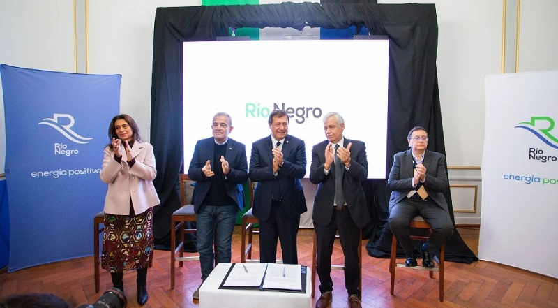 Histórico acuerdo con VMOS: U$S 1.000 millones por 13 años para Río Negro