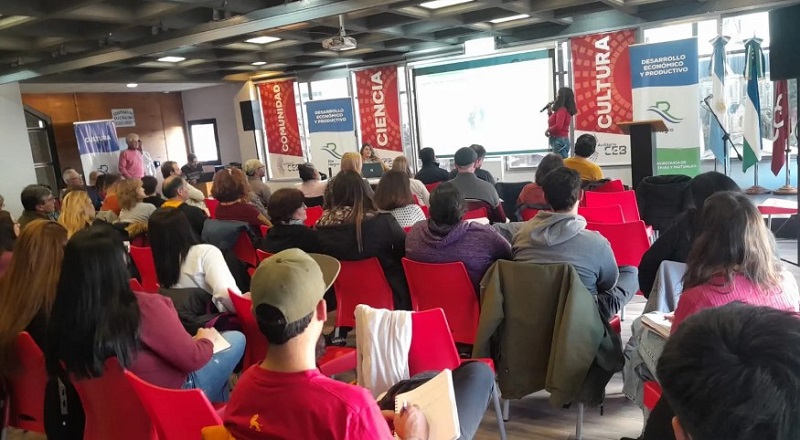Taller sobre cooperativismo cultural y empresas sociales en Bariloche