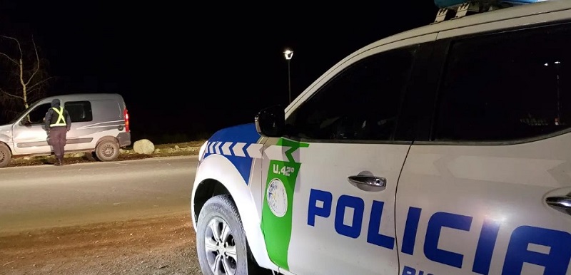 La Policía detuvo a un hombre que agredía a su pareja en Bariloche
