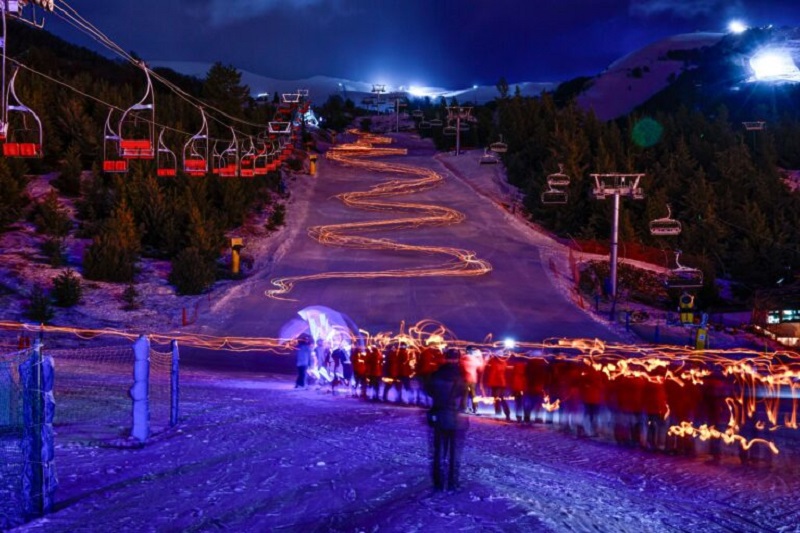 Bariloche se prepara para una noche mágica: la Bajada de Antorchas iluminará el Cerro Catedral