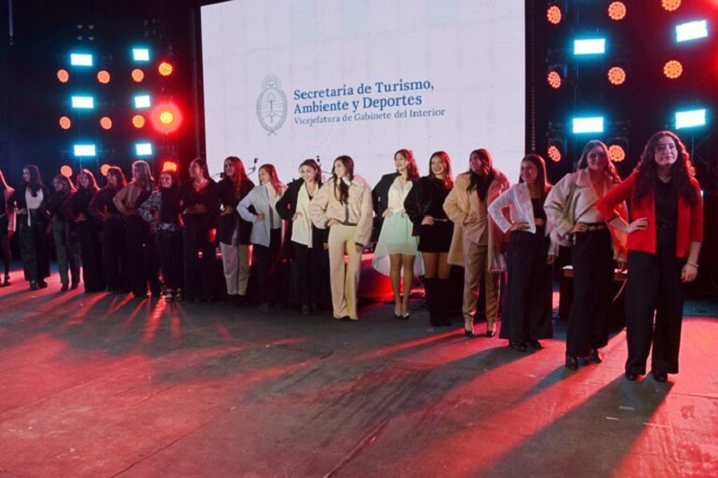 Fiesta Nacional de la Nieve: Sergio Herrero encabezó la presentación oficial de las 18 candidatas