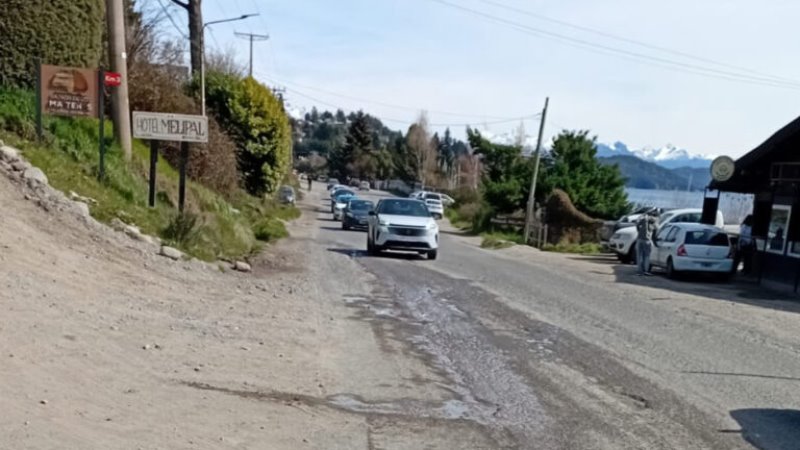 Trabajos de bacheo en Avenida Bustillo: piden circular con precaución