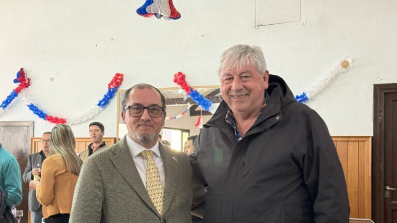 Con la presencia de Cortés, Bariloche reafirmó los lazos con la comunidad chilena en su día nacional