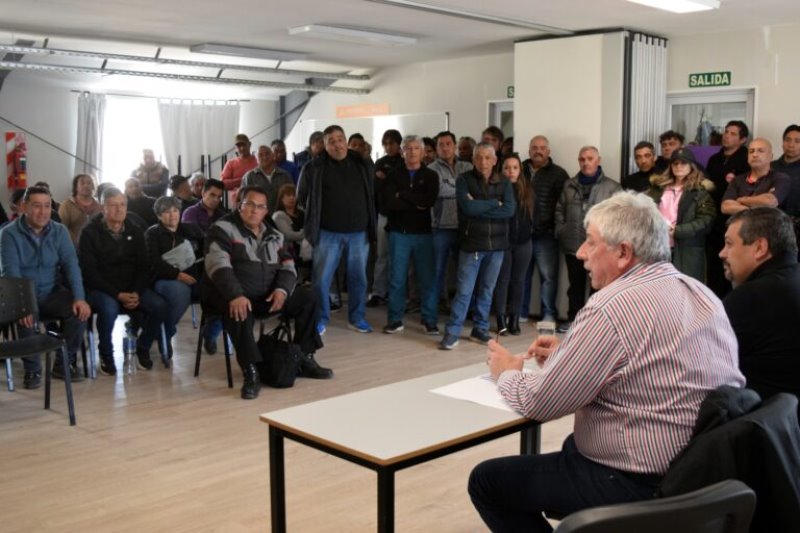 Walter Cortés firmó una resolución en beneficio a taxistas y remiseros