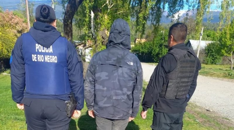 Persecución en el centro de El Bolsón: secuestran cocaína y dinero