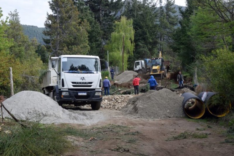Con los vecinos y por la prevención: progresan las obras en Villa Lago Gutiérrez
