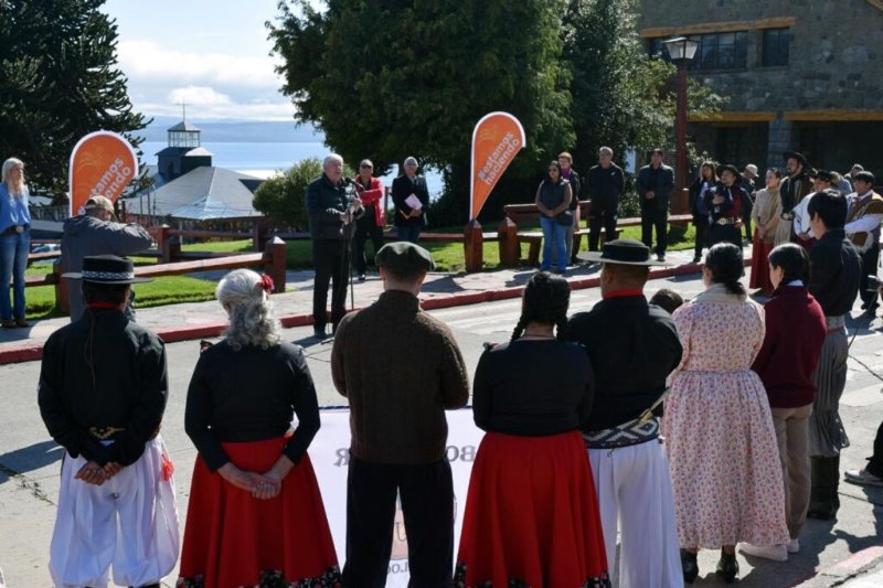 El intendente celebró el Día de la Tradición en el corazón de la ciudad