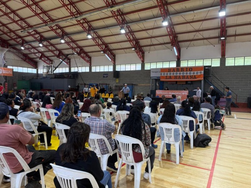 Un paso clave para las familias de La Habana: Cortés entregó boletos de compraventa